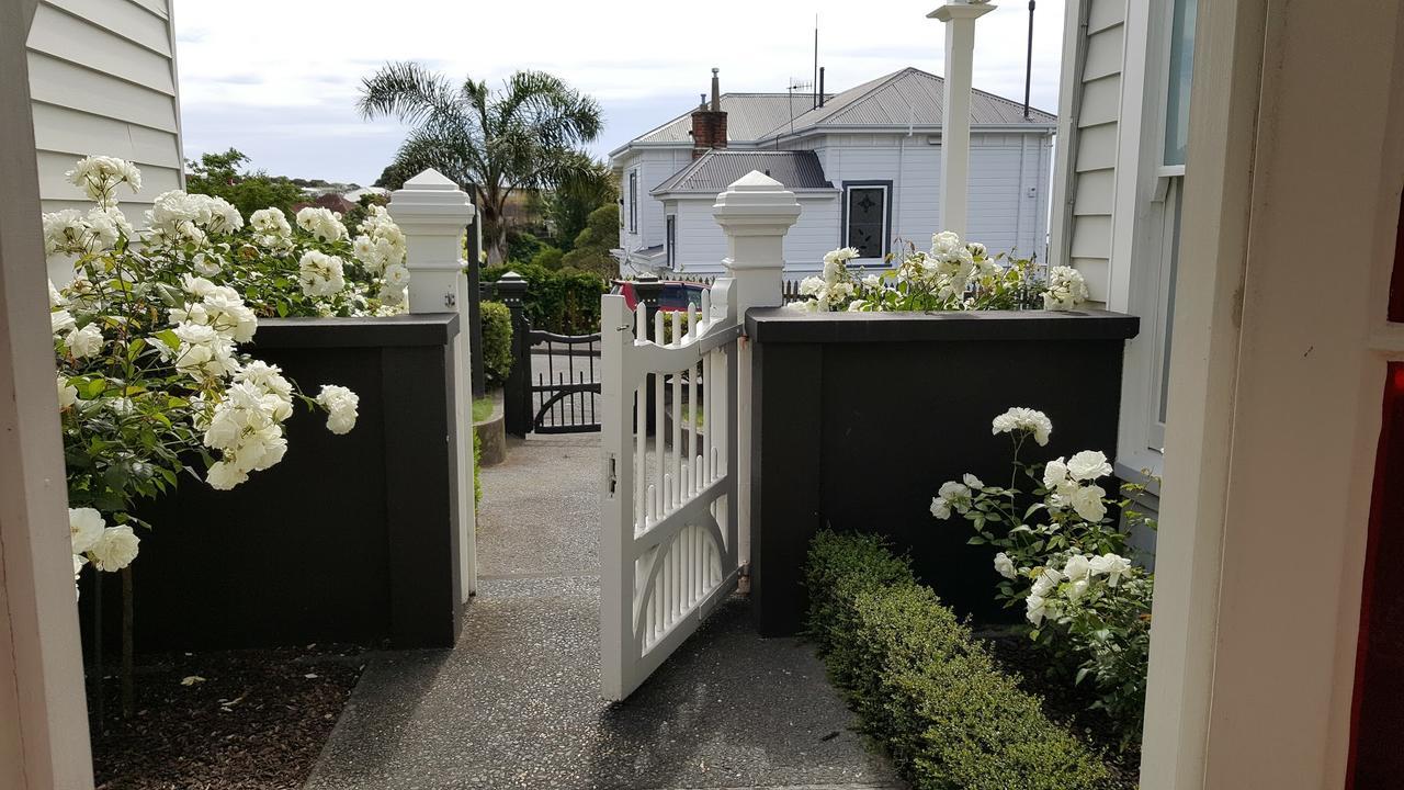 Historic Colenso Cottage เนเปียร์ ภายนอก รูปภาพ